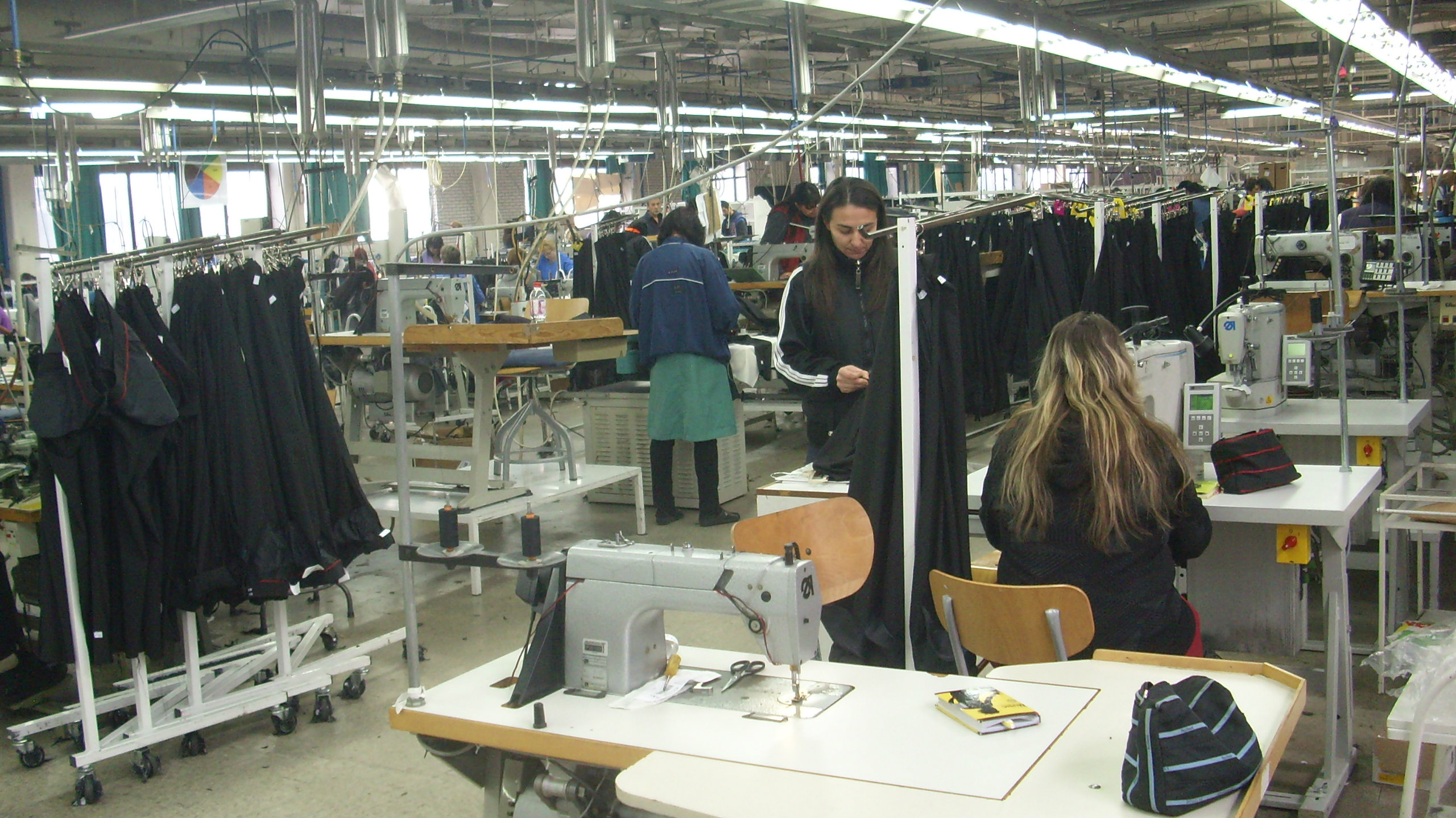 Obuka za šivače u pirotskoj fabrici Kompanije ''E Miroljo'' 1