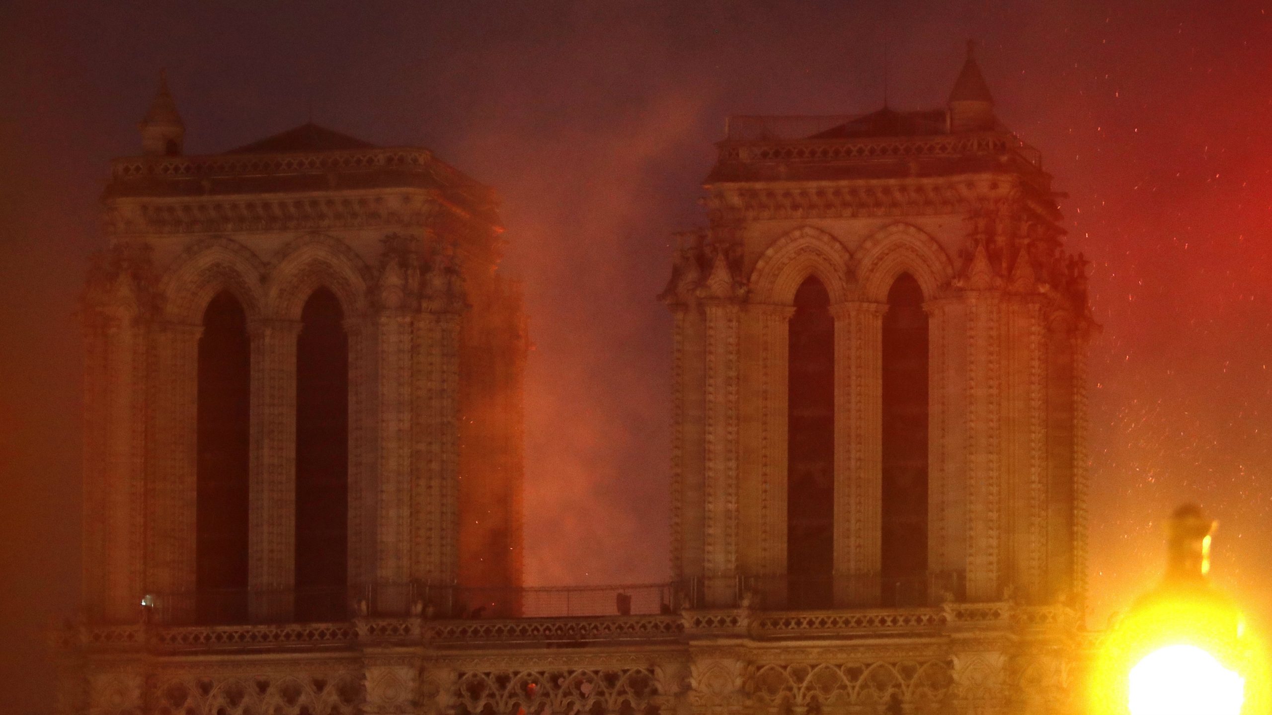 Iranski ministar o Notr Damu: U mislima sa Francuzima i svim katolicima 1