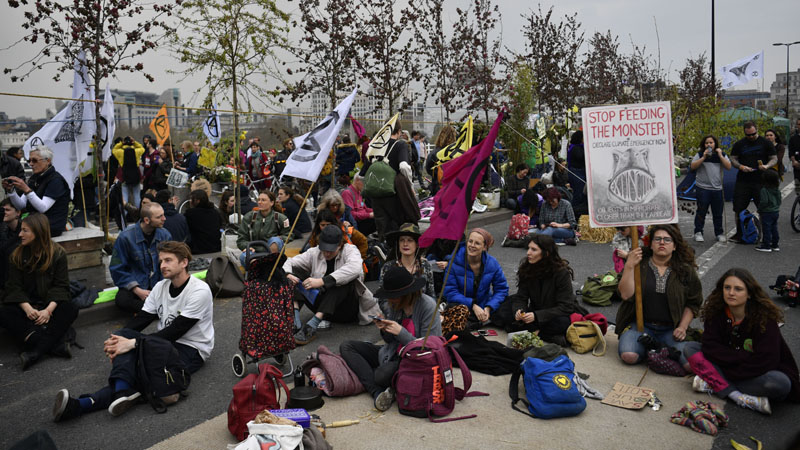 U Londonu uhapšeno više od 200 demonstranata protiv klimatskih promena 1