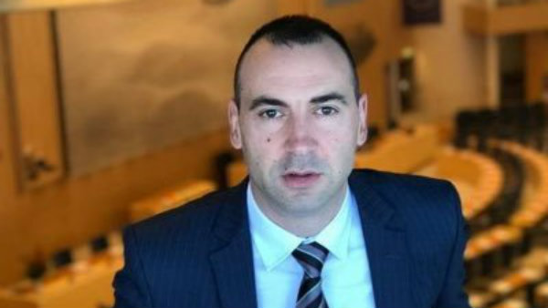 Naprednjaci optužuju SZS da pravi spisak za "odstrel" 1