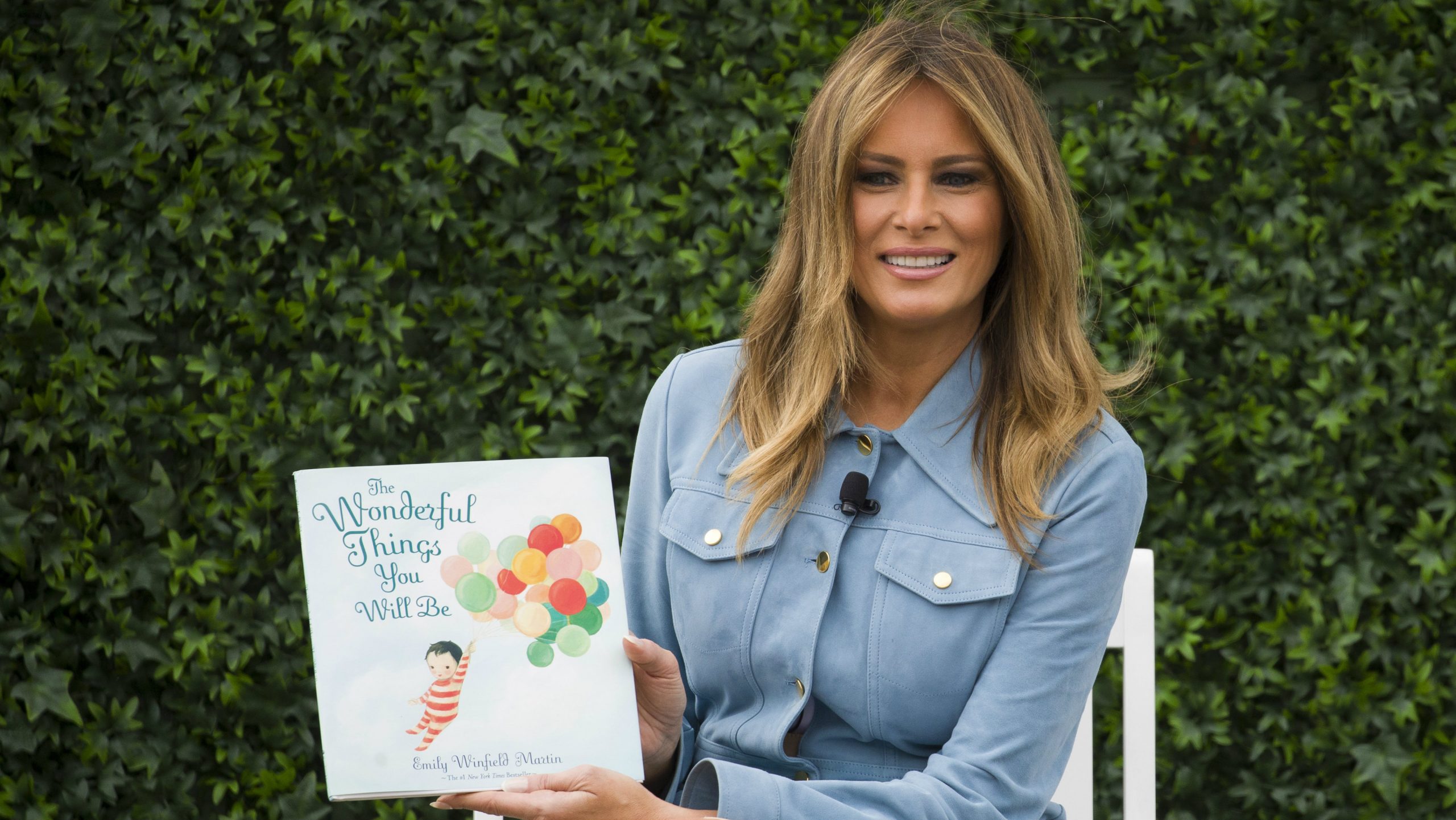 Tramp otvorio godišnju uskršnju trku sa jajima u Beloj kući (Foto) 5 Tramp otvorio godišnju uskršnju trku sa jajima u Beloj kući (Foto) 5