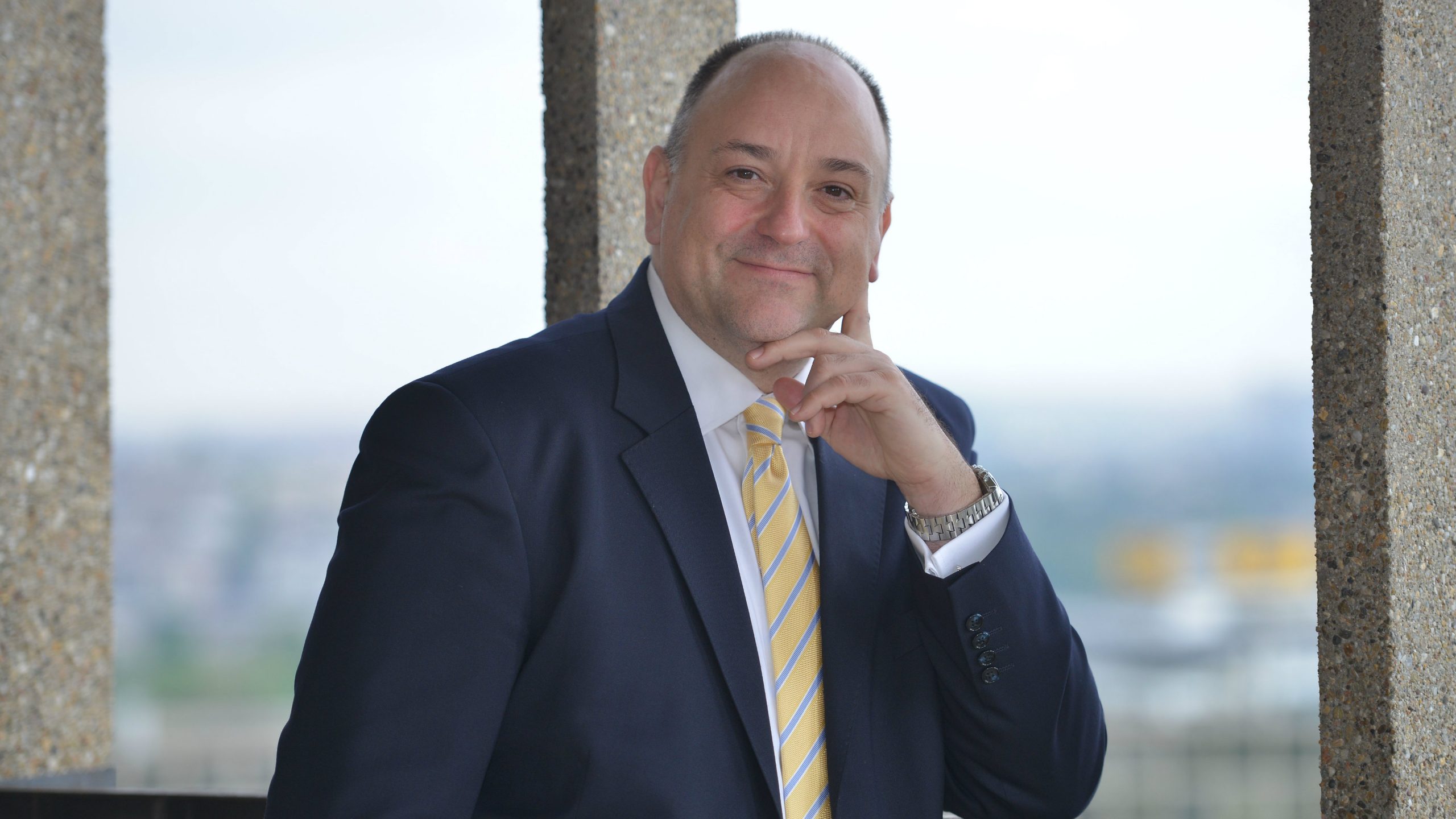 Nisam na vlasti, ali pomažem vladama 1