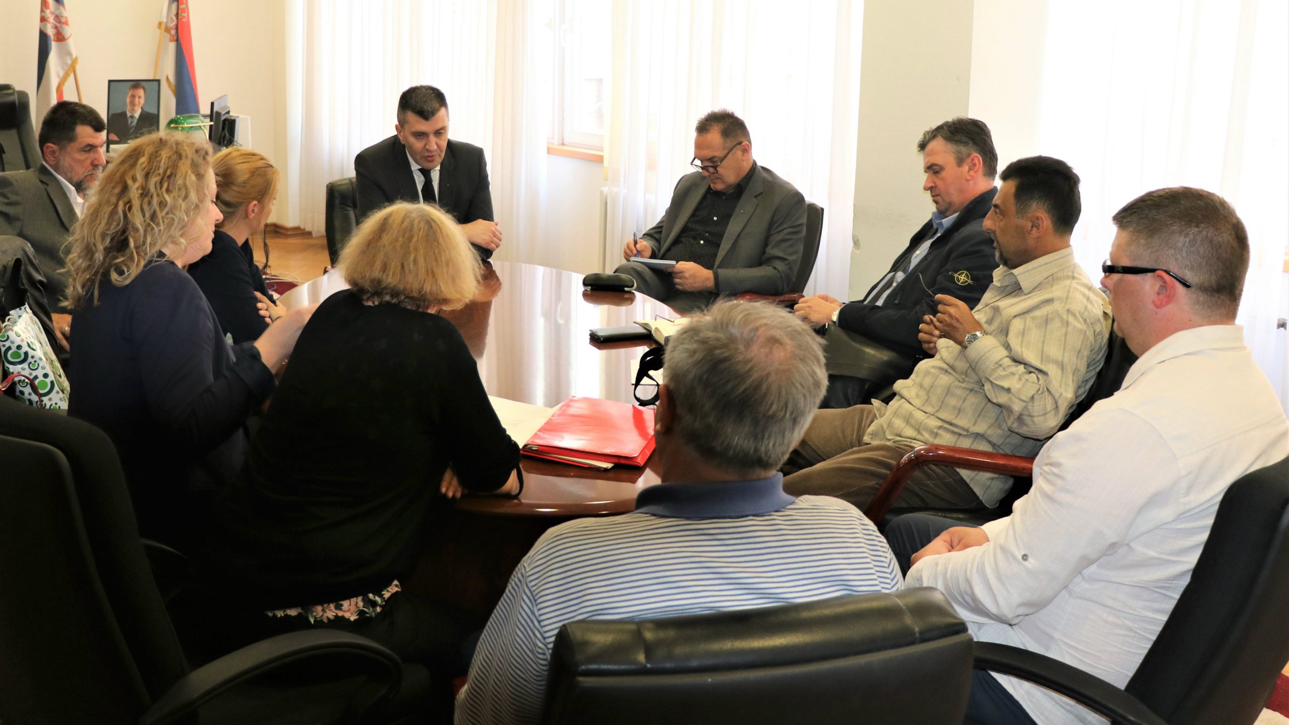 Đorđević sa štrajkačima iz RGZ-a o reorganizaciji Zavoda 1