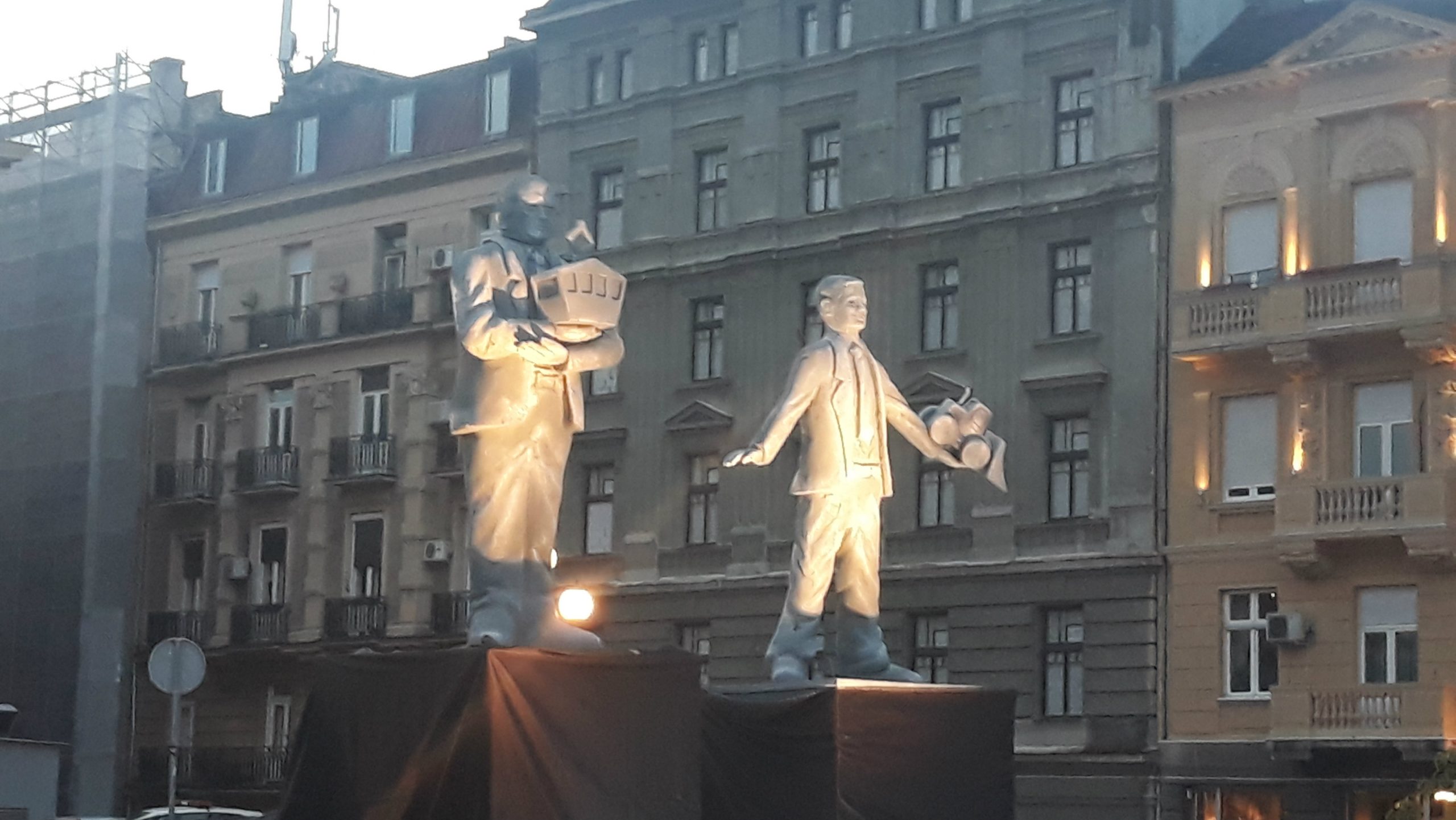 Protest NDBG: Spomenici vizionarima destrukcije Vesiću i Malom kao opomena (VIDEO) 1