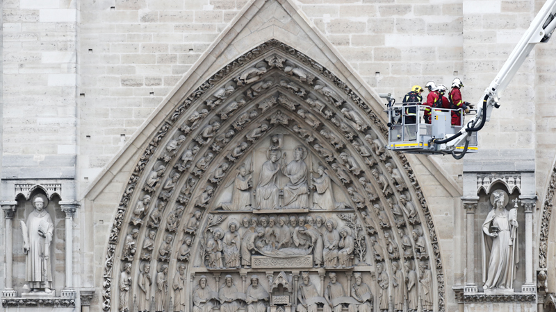 Na koncertu odata zahvalnost vatrogascima koji su gasili požar na Notr Damu 1