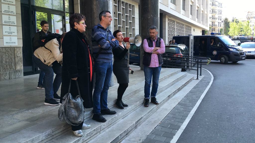Novinari protestovali ispred Tužilaštva za visokotehnološki kriminal (VIDEO) 1