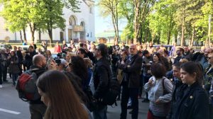 Novinari protestovali ispred Tužilaštva za visokotehnološki kriminal (VIDEO) 2