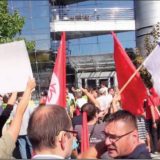 Zaposleni uplašeni, Mitrović provocira demonstrante 9
