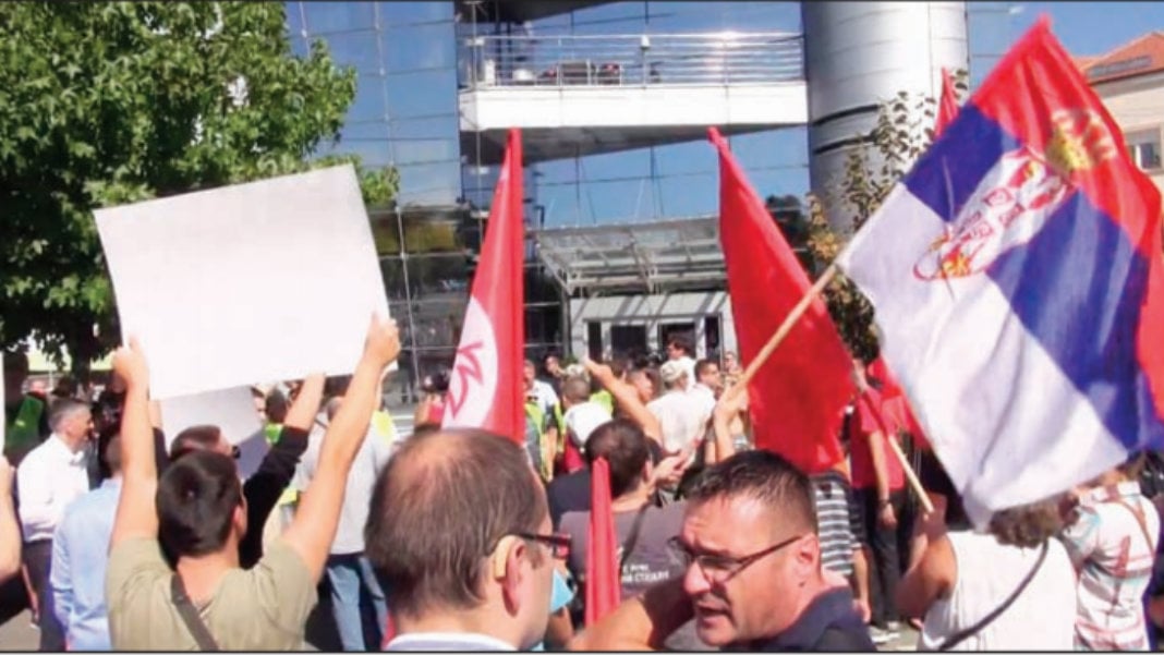 Zaposleni uplašeni, Mitrović provocira demonstrante 1