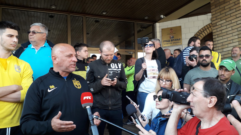 Fudbaleri četiri meseca bez plate, Superligašu ni dinara od grada 1