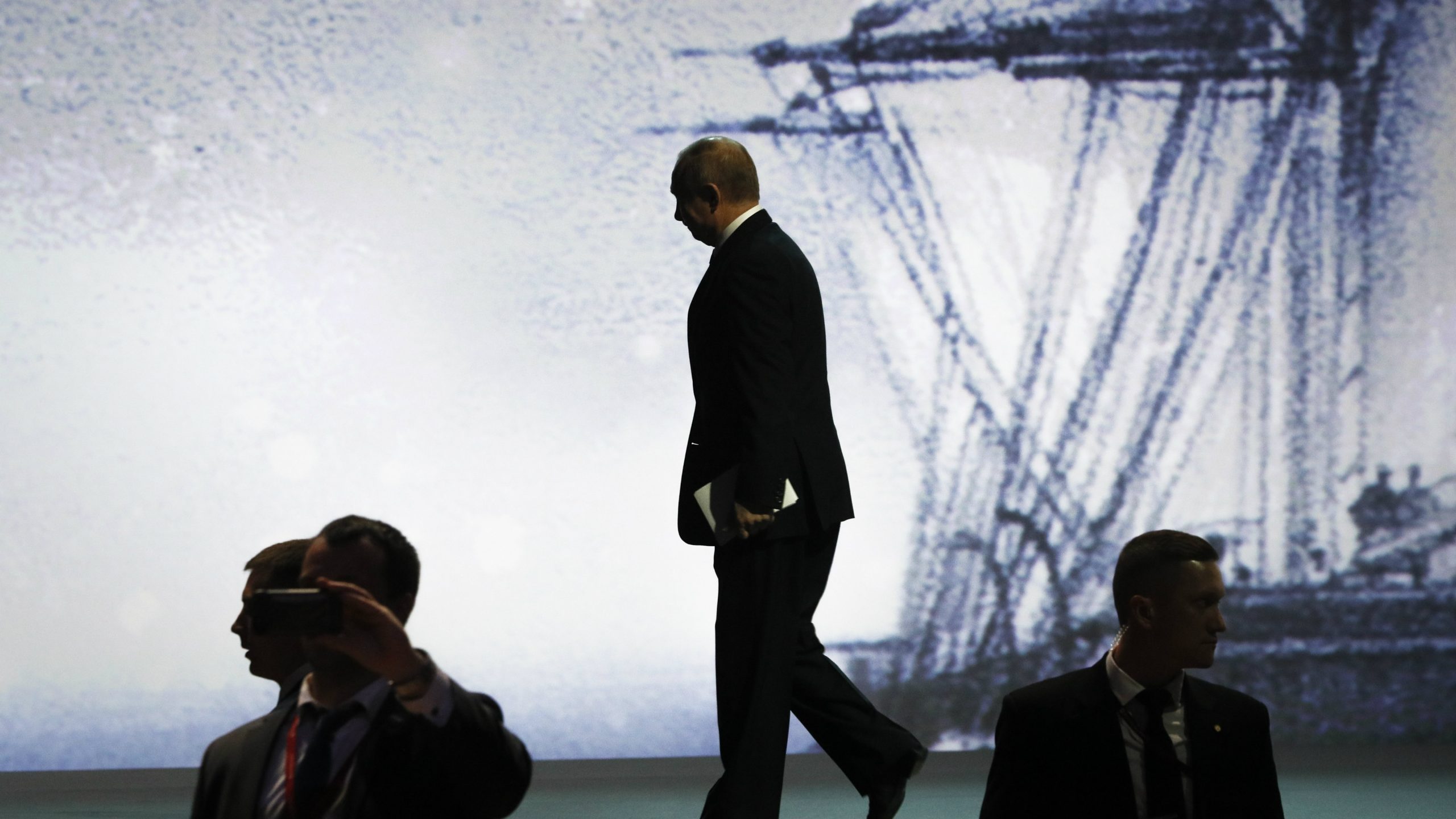 Putin kaže da je znao da će Mulerov izveštaj osloboditi Trampa optužbi o dosluhu 1