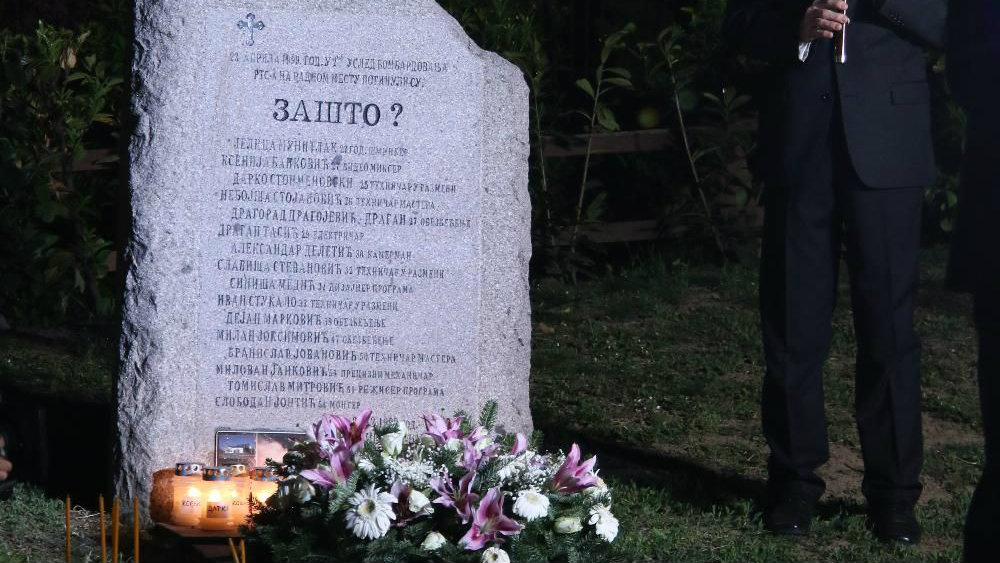 Radomirović: Od svih novinarskih pitanja najvažnije je ono "Zašto" na spomeniku 1