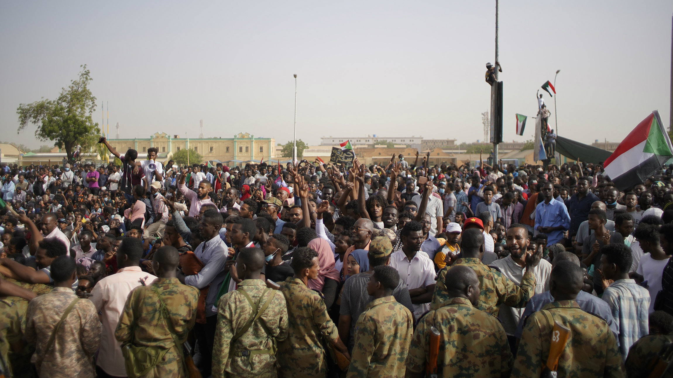 Sudanski demonstranti traže da vojska odmah preda vlast civilnoj prelaznoj vladi 1