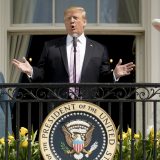 Tramp otvorio godišnju uskršnju trku sa jajima u Beloj kući (Foto) 12