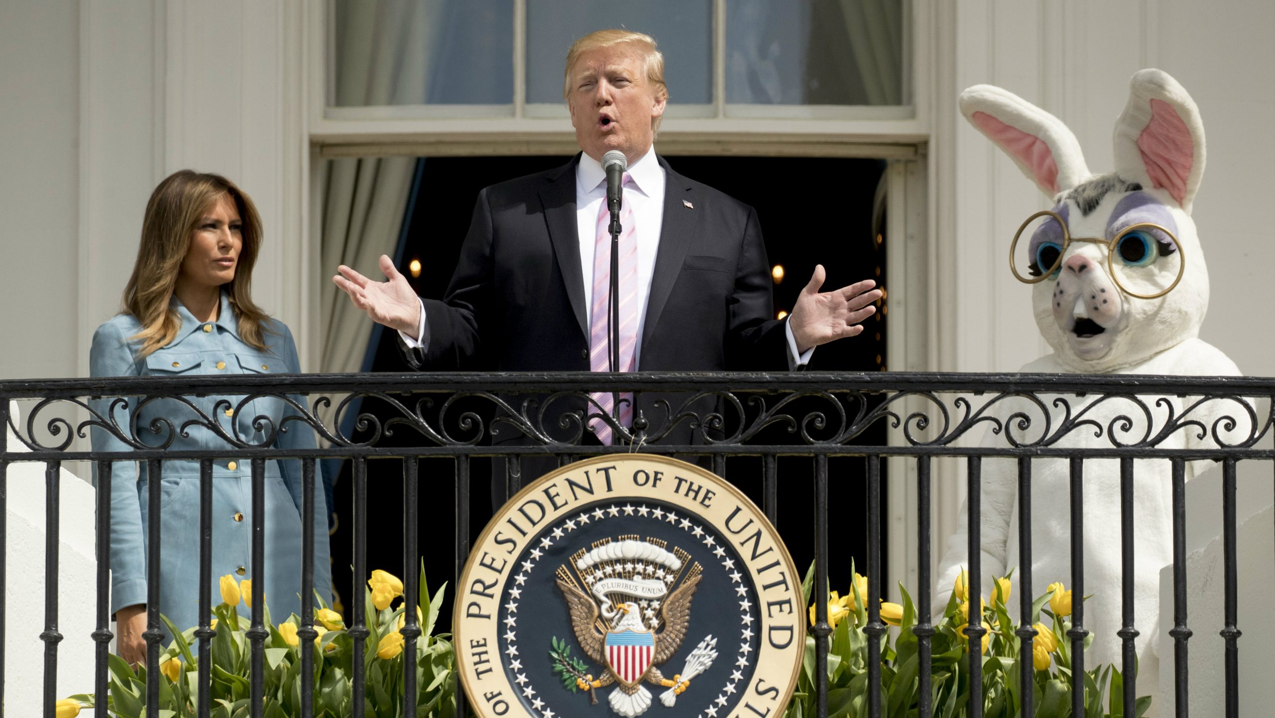 Tramp otvorio godišnju uskršnju trku sa jajima u Beloj kući (Foto) 1