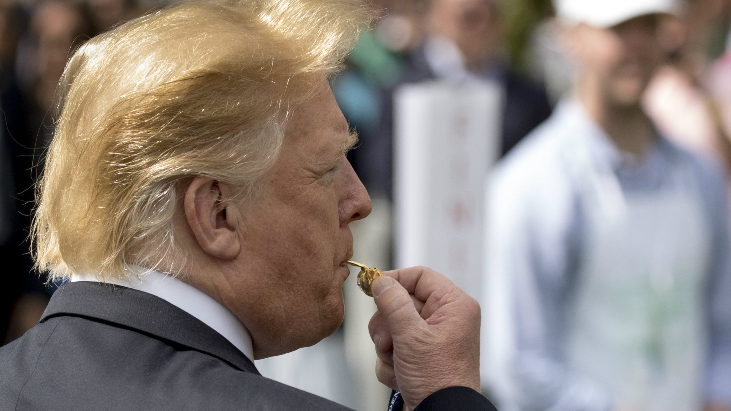 Tramp otvorio godišnju uskršnju trku sa jajima u Beloj kući (Foto) 4 Tramp otvorio godišnju uskršnju trku sa jajima u Beloj kući (Foto) 4