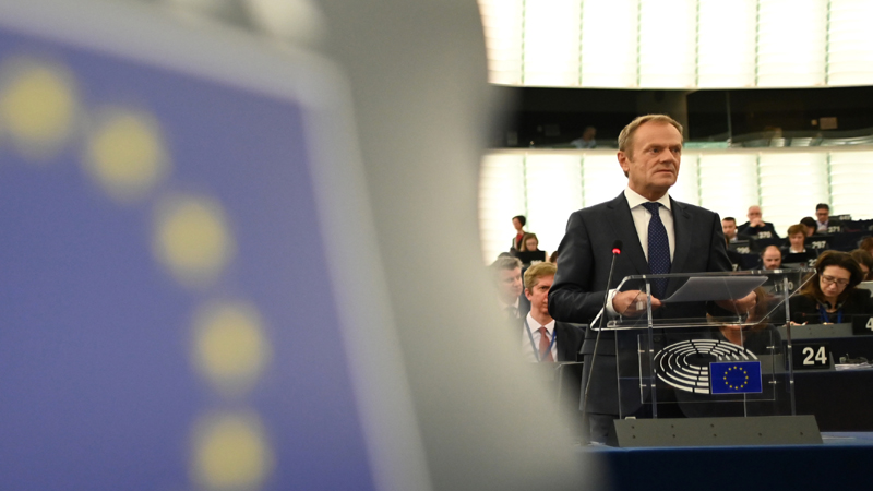 Tusk poziva EU da bude strpljiva u odgovoru britanskoj premijerki 1