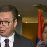 Vučić: Ne smeta mi protest ispred predsedništva, prošao sam i mahnuo im 8