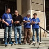 Članovi Efektive vezaće se lancima ispred Vrhovnog suda 3