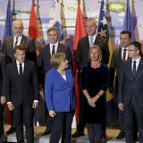 Opcije Merkelove i Makrona garantuju nastavak dijaloga 1