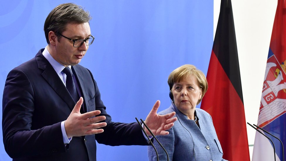 Kosovo, Vučić i skupština: Da li će posle sednice biti poznat stav Beograda o Kosovu 2 Predsednik Srbije Aleksandar Vučić i nemačka kancelarka Angela Merkel, Berlin, 28. februar 2018