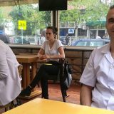 Burek solidarnosti: Beograđani pružili podršku komšiji Albancu 15