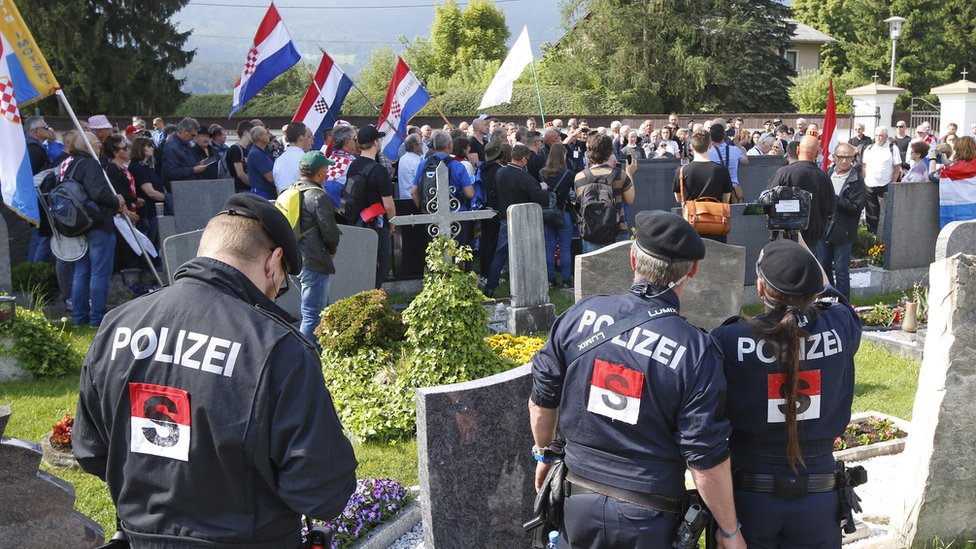 Skup u Blajburgu: Ljudi u crnom i „vrh hrvatskog ledenog brega" 4 Blajburg