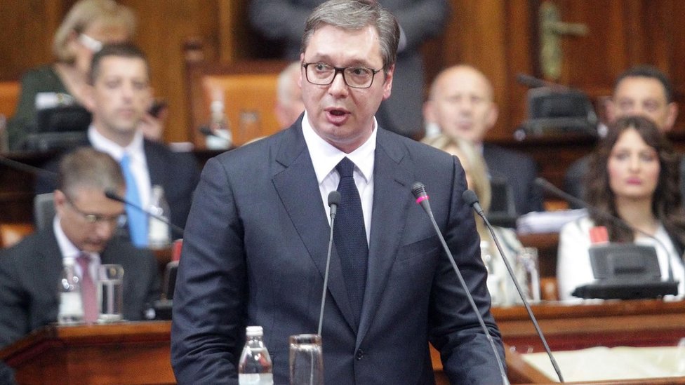 Vučić: Ako bude kompromisa sa Albancima, građani odlučuju na referendumu 1 Aleksandar Vučić u skupštini