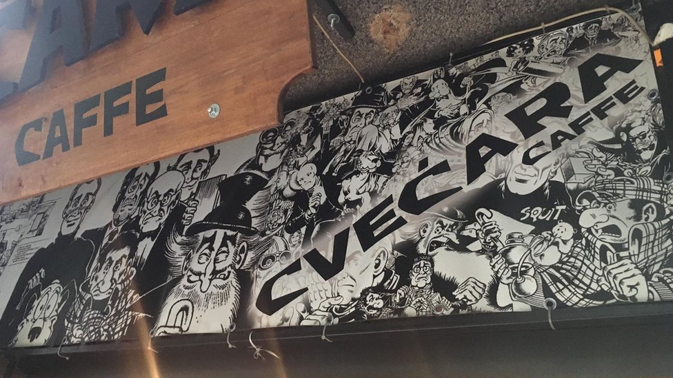 Pola veka Alana Forda: Da li se fordovski humor zadržao u Srbiji 2 Kafić posvećen Alanu Fordu