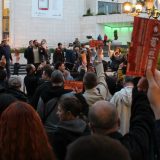 Novosađani na Pozorišnom trgu razgovarali i glasali u Otvorenom parlamentu 5