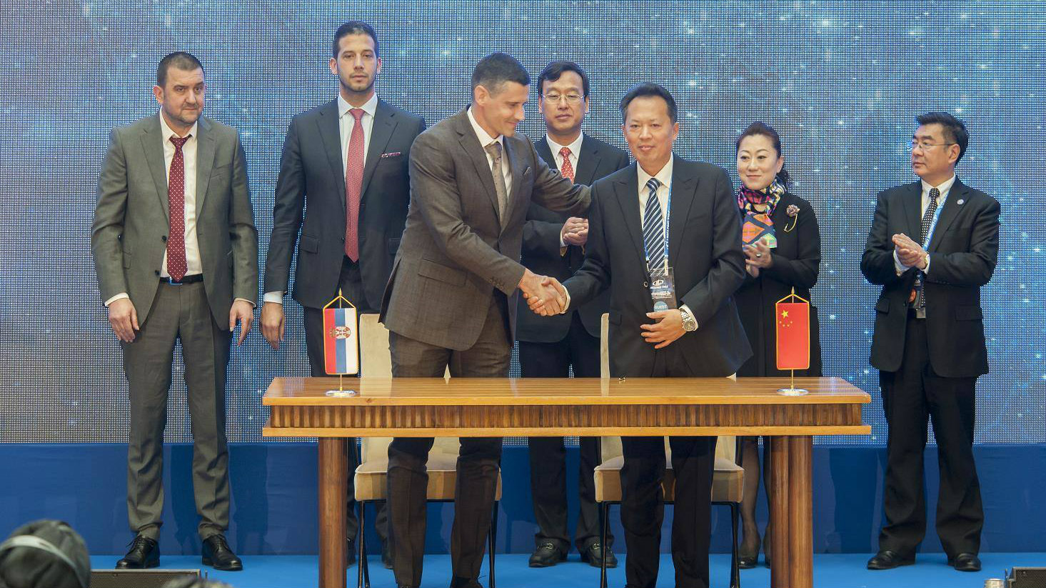 Zemlja (ni)je poklonjena Kinezima 1