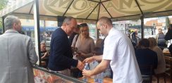 Građani se okupili ispred pekare u Borči u znak solidarnosti 2