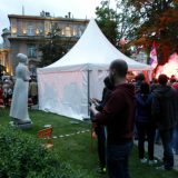 Dveri provele noć u slobodnoj zoni ispred predsedništva 10