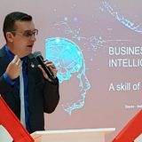 "U Srbiji svakome ko pokuša da uradi nešto nalepimo etiketu" 13