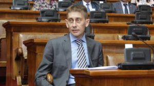 Skupština o predlogu da se u odborima članovi DJB zamene poslanicima SMS 4