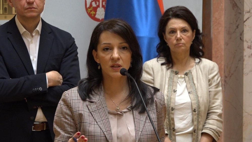 Tepić: Ministra prosvete ne zanima što roditelji nemaju novca da školuju decu 1