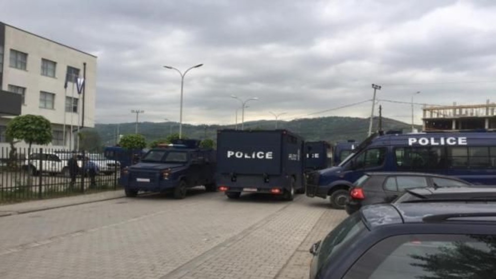 Kosovski mediji: Specijalci upali u kuće bivšeg ministra pravde i bivšeg komandanta OVK 1