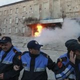 Albanska opozicija nastavlja proteste 12