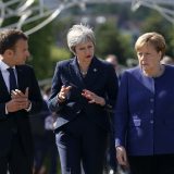 Merkel i Makron o ostavci Tereze Mej 6