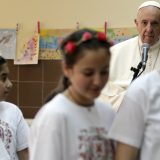 Papa posetio izbeglički centar u Bugarskoj 11