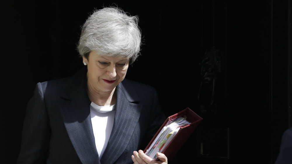 Britanska vlada odložila glasanje o Bregzitu u parlamentu 1