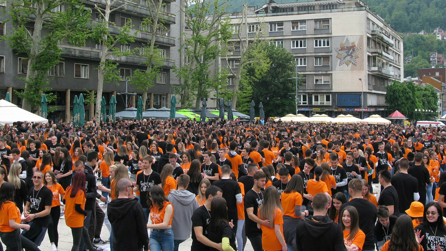 Užice: Kadril i užičko kolo na Trgu partizana 1