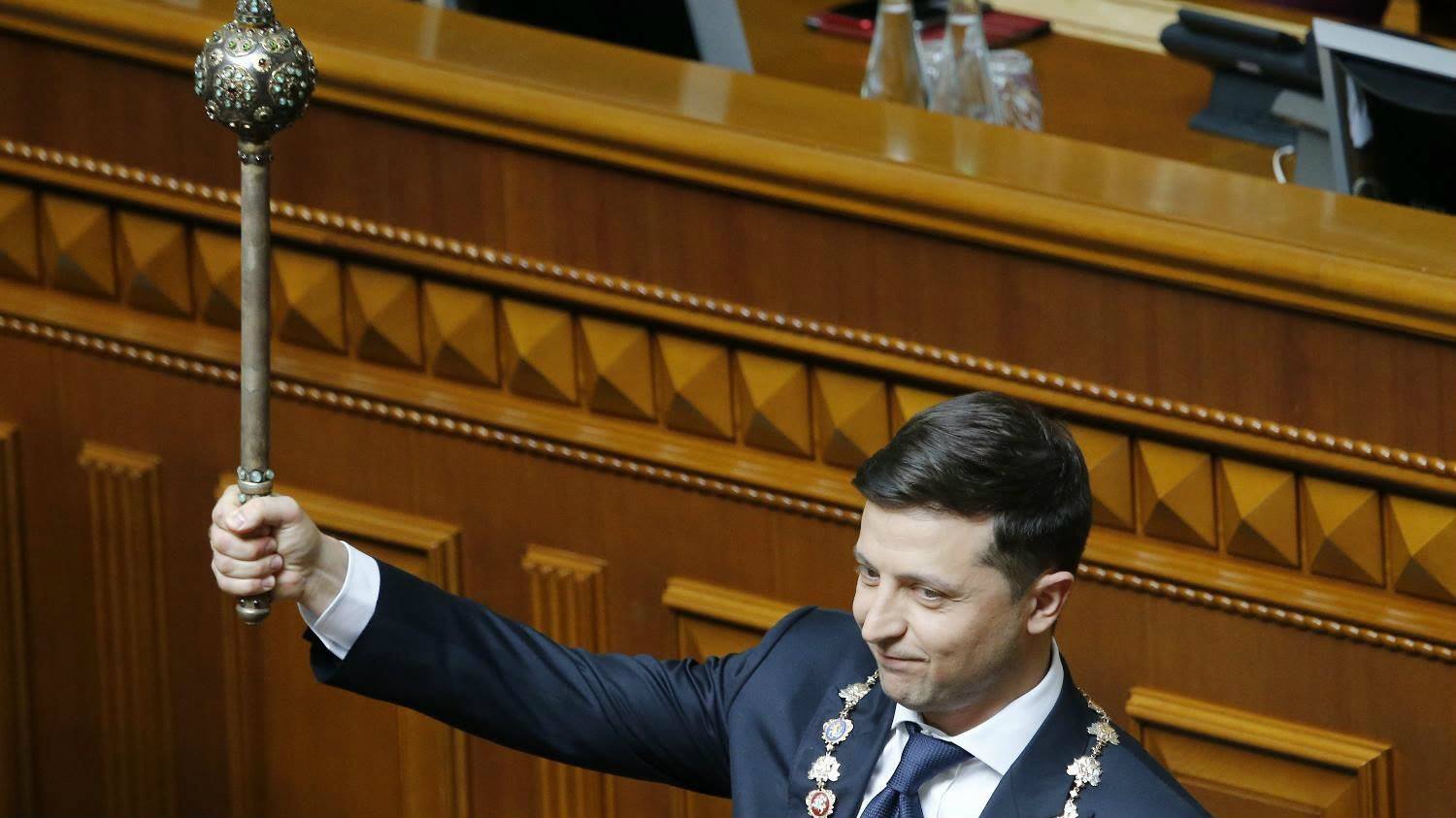 Ubedljiva većina u parlamentu za stranku ukrajinskog predsednika Zelenskog 1