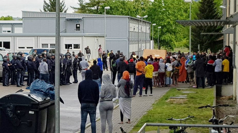 Migranti gađali nemačku policiju kamenjem posle smrti azilantkinje 1