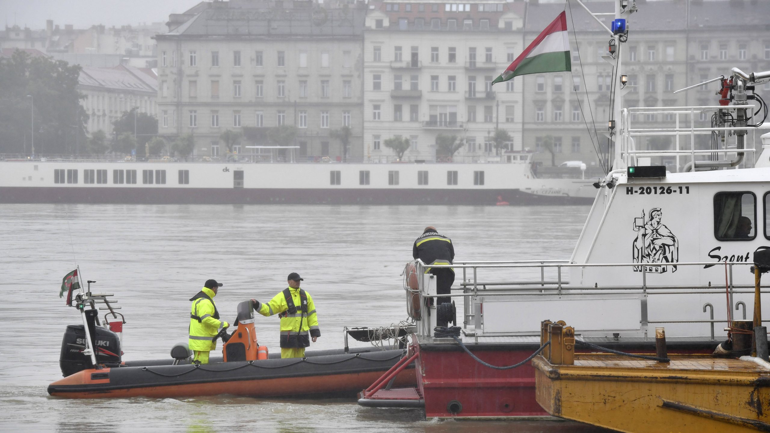 Mađarska policija: Brod na Dunavu potonuo za sedam sekundi, potraga za nestalima i u Srbiji 1