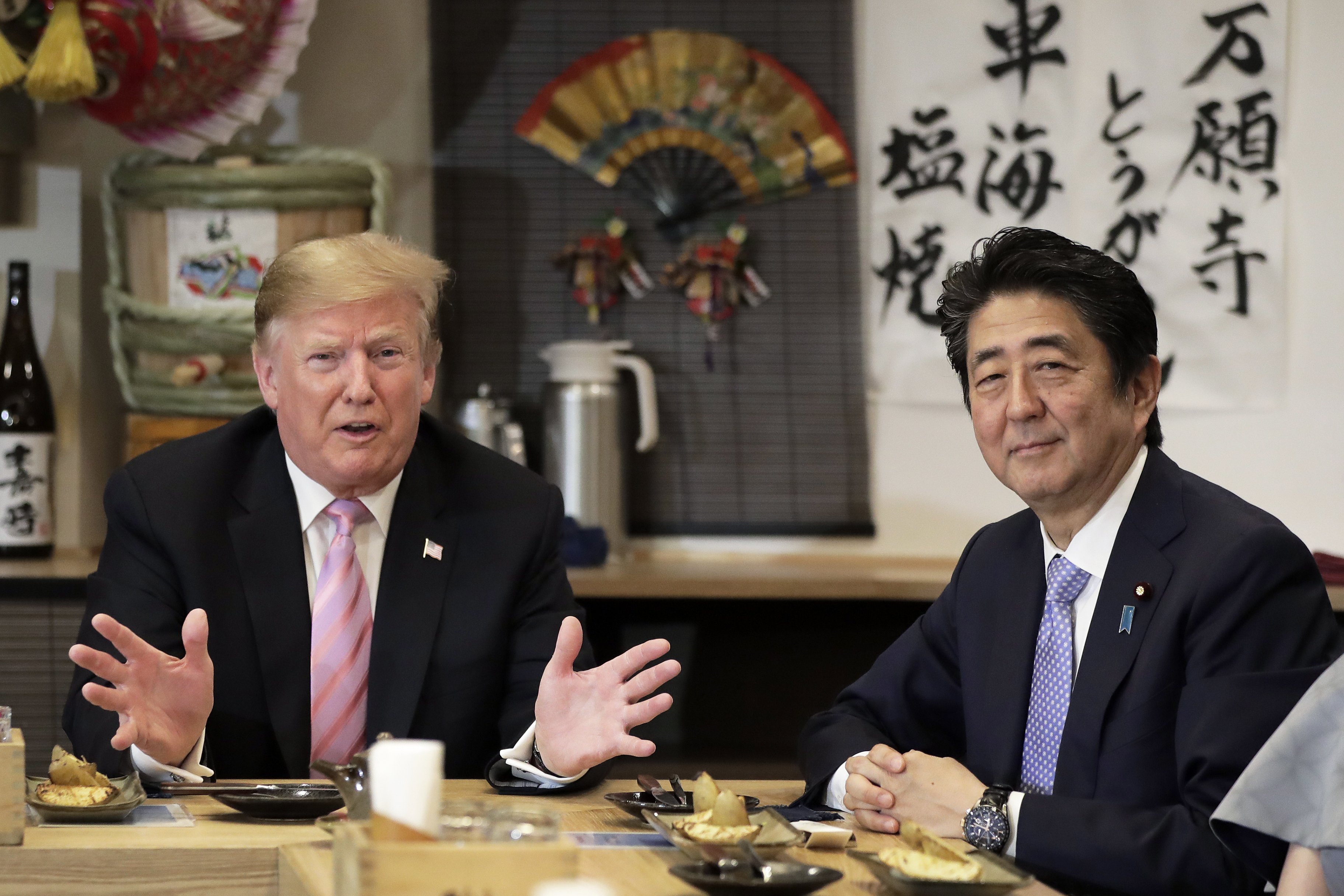 Tramp drugog dana posete Japanu gledao sumo rvanje i igrao golf sa Abeom 2