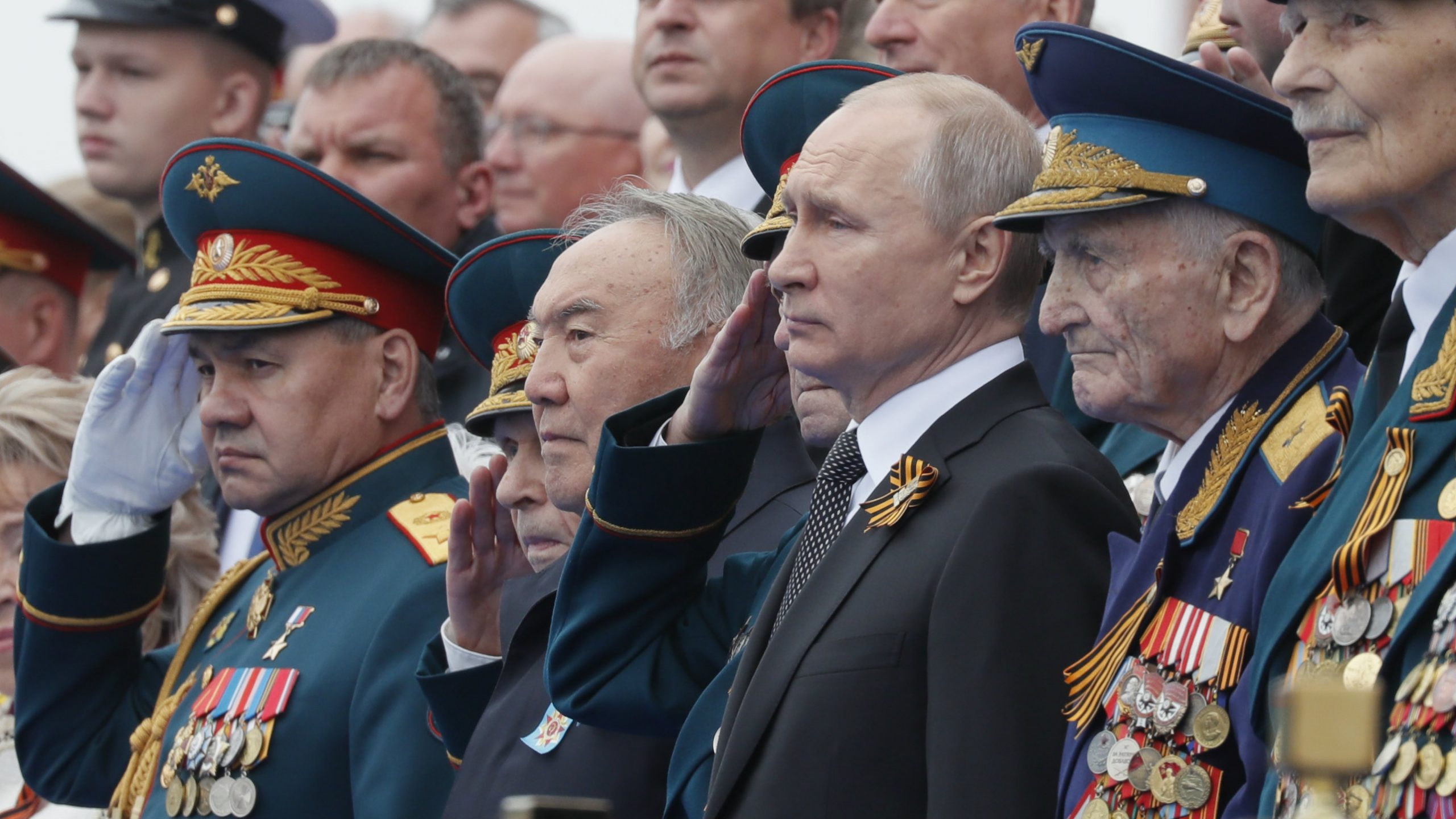 Putin na vojnoj paradi pozvao na ujedinjenje u borbi protiv savremenih pretnji (FOTO) 11
