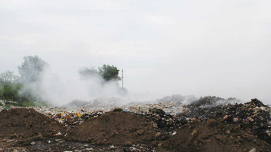 Zbog požara na gradskoj deponiji u Negotinu zasedao Štab za vanredne situacije 1
