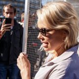 Pamela Anderson posetila Asanža u zatvoru 4