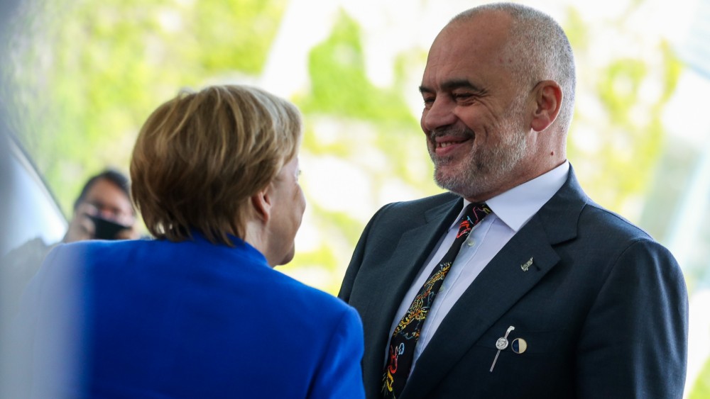 EK predložila otvaranje pregovora o pristupanju EU sa Makedonijom i Albanijom 1